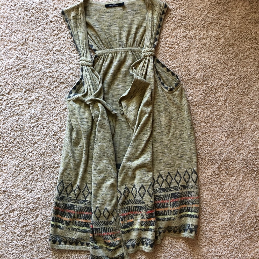 Aztec flowy vest 3/$15
